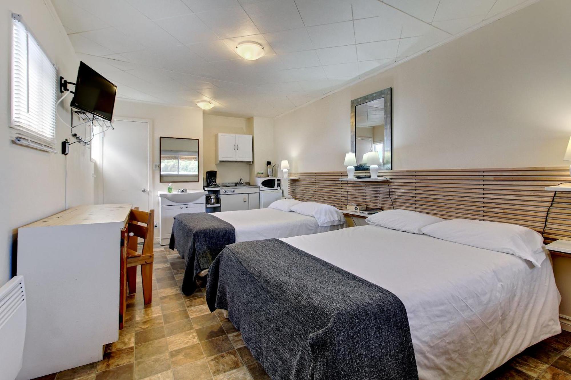 Motel Appartements Le Saint-Patrick Sainte-Flavie Room photo