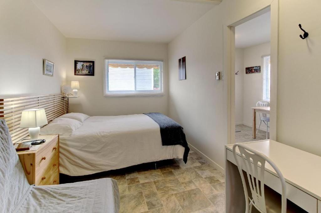 Motel Appartements Le Saint-Patrick Sainte-Flavie Room photo