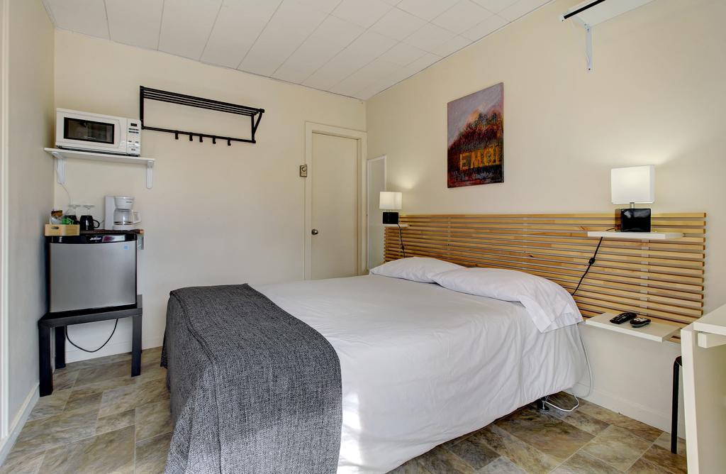 Motel Appartements Le Saint-Patrick Sainte-Flavie Room photo